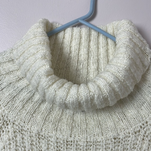 Pol Cream Slouchy Turtleneck Sweater Oversized High/Low Hem Large - Picture 3 of 10